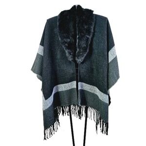 Madden Girl Ruana‎ Wrap ONE SIZE Black Gray Coat Jacket Faux Fur Collar Fringe